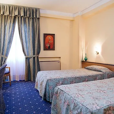Quadrifoglio 4* Castello di Cisterna