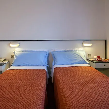 Quadrifoglio Hotel Castello di Cisterna