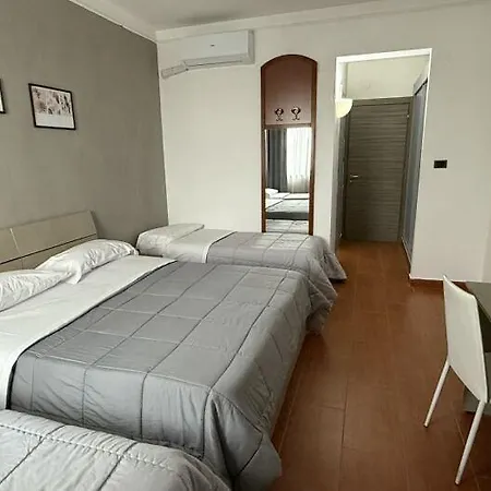 Quadrifoglio Hotel Castello di Cisterna